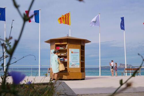 Beach Library