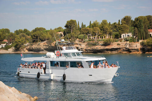 Promenade en mer commentée des 13 calanques  avec l'Atlantide