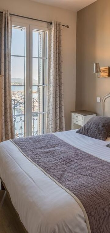 © Room of the Hotel de la Tour - The Tower Hotel