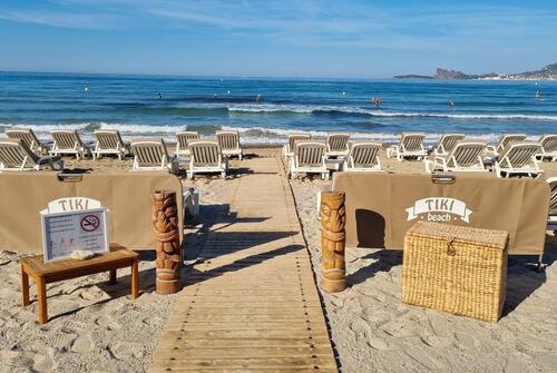 Tiki-strand - Saint-Cyr-sur-Mer