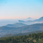 © Randonnée sur le sentier du Belvédère dans le Massif du Gros Cerveau_Sanary-sur-Mer - Emilie B. / Sanary Tourisme