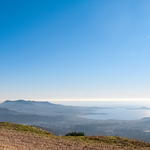 © Hiking on the Nerthes Trail at the Massif du Gros Cerveau_Sanary-sur-Mer - Emilie B. / Sanary Tourisme