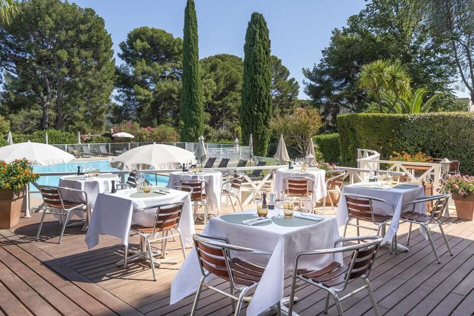 © Restaurant La Pinède - Grand Hôtel des Lecques - Grand Hôtel des Lecques - Saint Cyr sur Mer