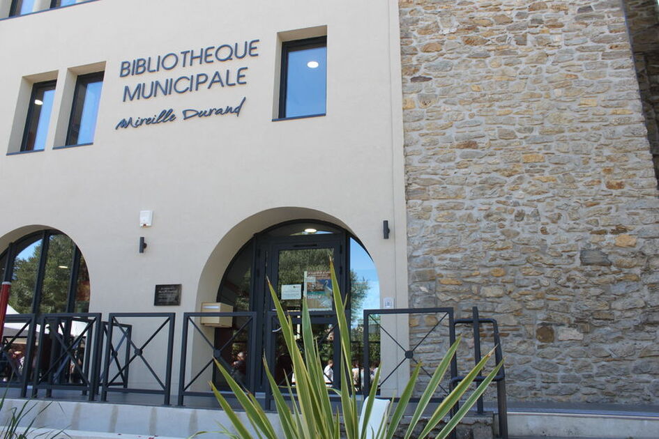 © Bibliothèque Municipale Mireille Durand - Ville de Saint Cyr sur Mer