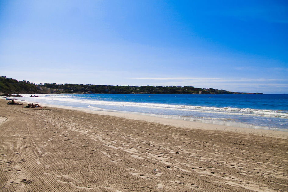 © Lido beach - Tourist Office of Sanary-sur-Mer